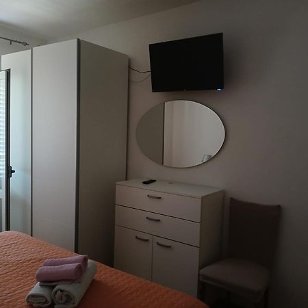 Apartments Piko2 Jelsa  Exterior photo