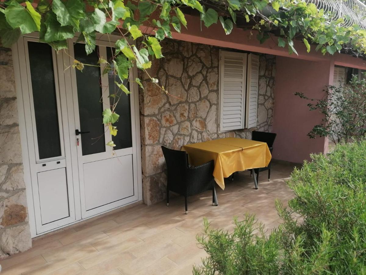 Apartments Piko2 Jelsa  Exterior photo
