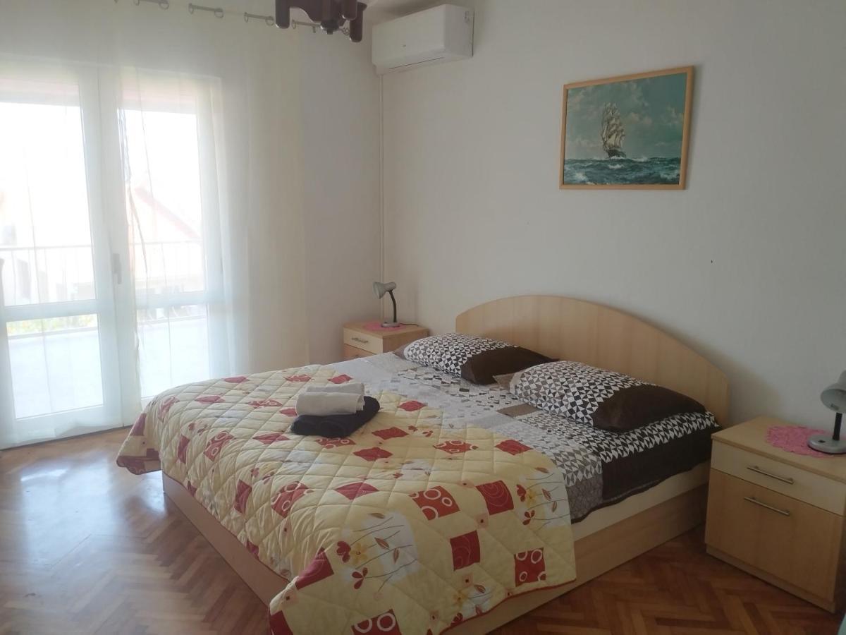 Apartments Piko2 Jelsa  Exterior photo